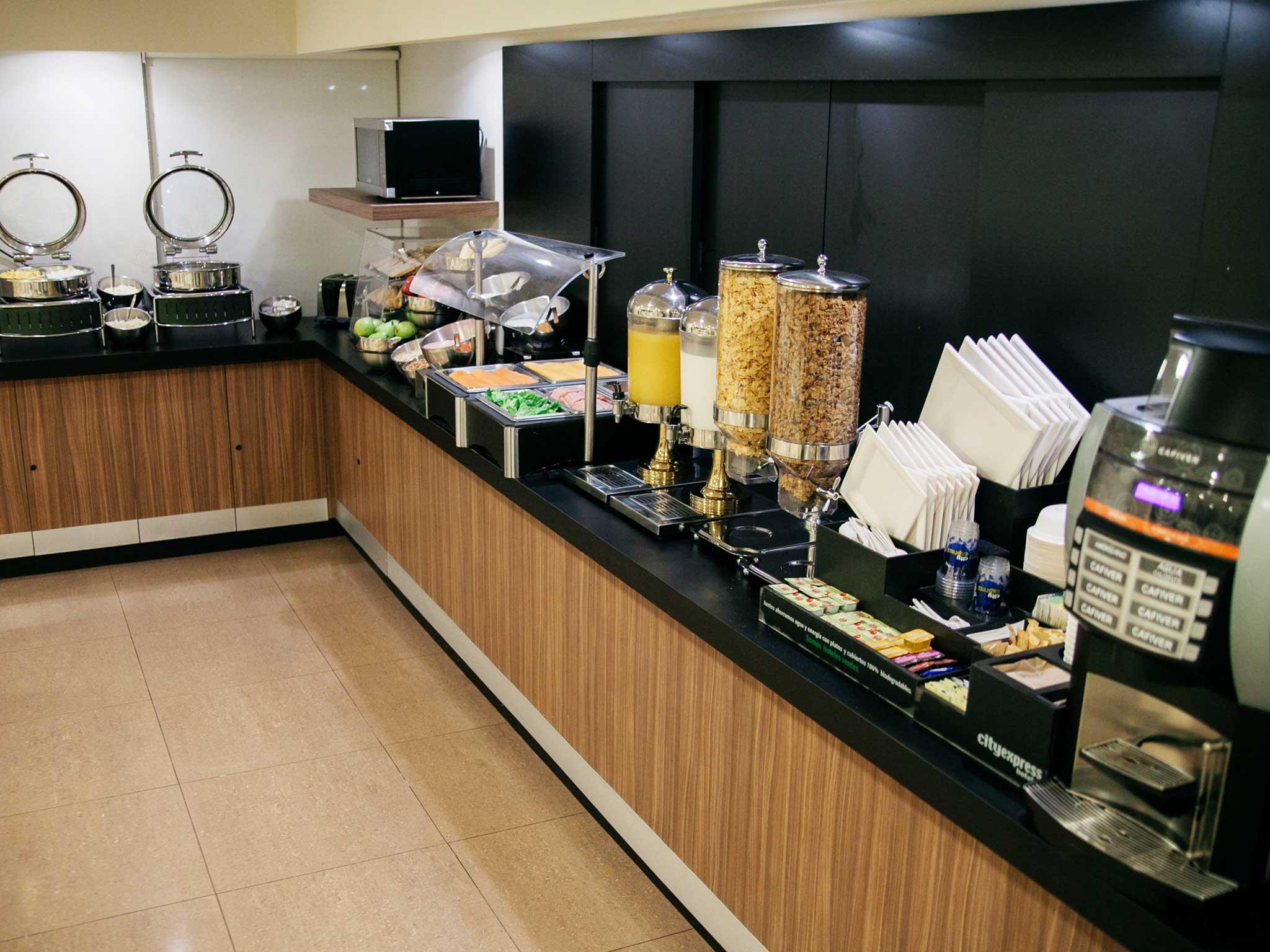 蒙特雷埃尔罗普埃托城市通酒店 Apodaca 外观 照片